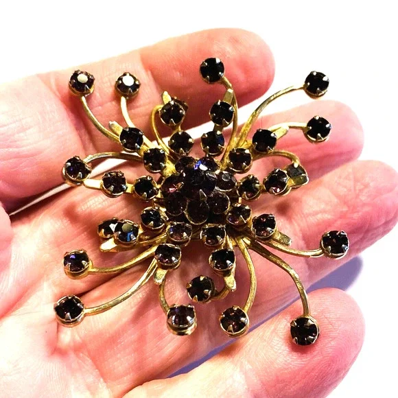 Vintage Mid Century Brooch Goldtone & Purple Amethyst Rhinestones Starburst Pin